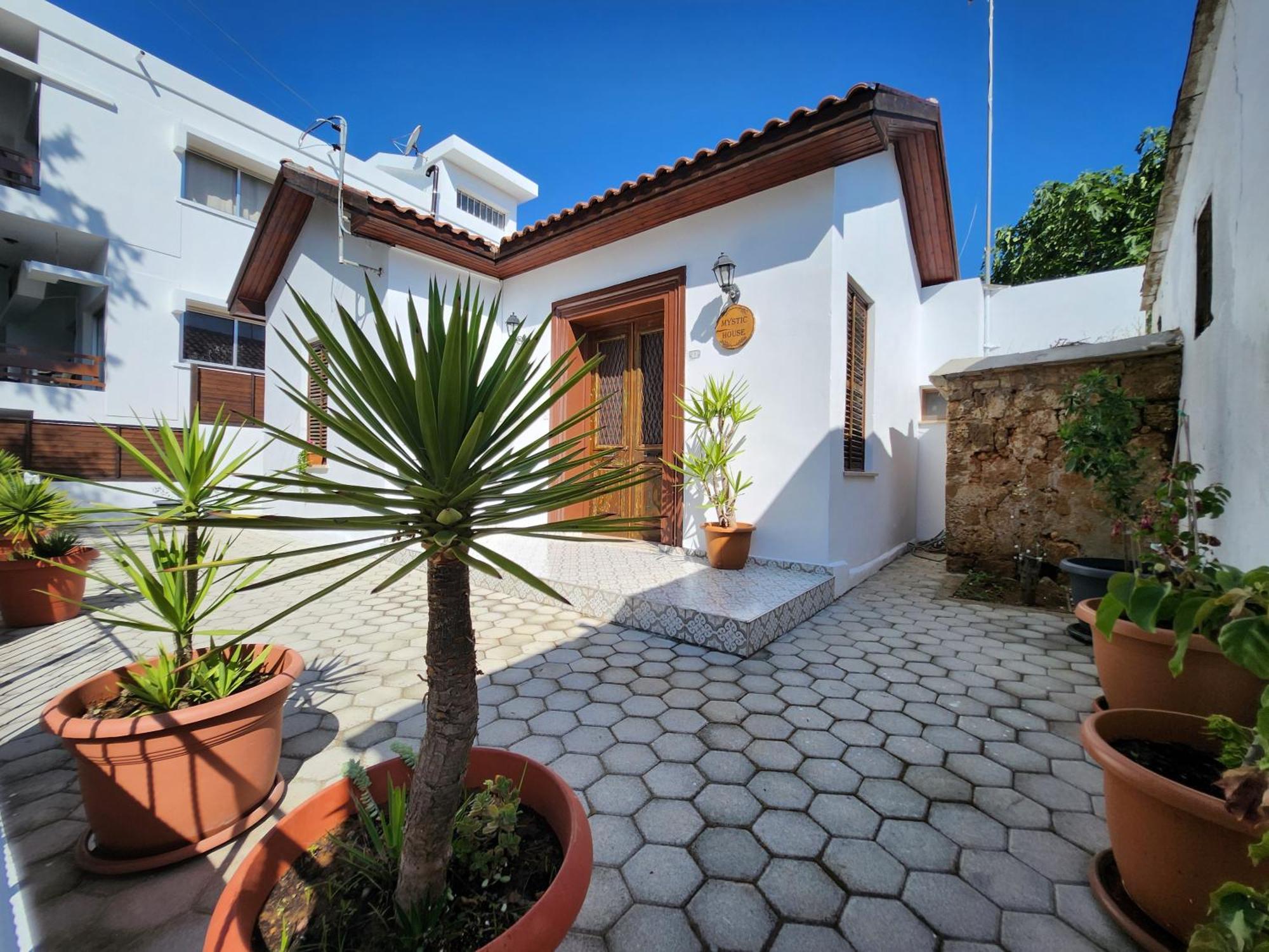 Mystic Guest House Famagusta Famagouste Extérieur photo