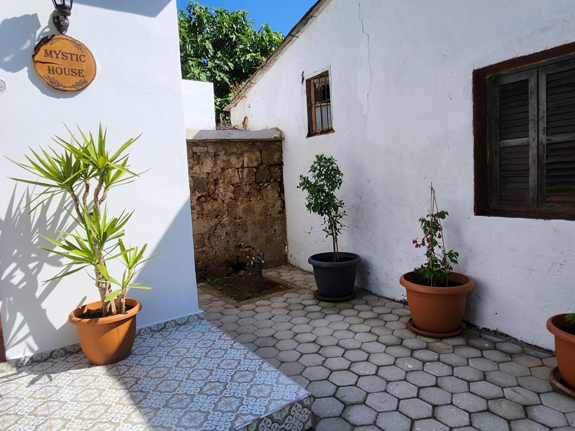 Mystic Guest House Famagusta Famagouste Extérieur photo